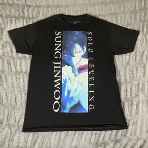 Solo Leveling Sung Jinwoo Black Graphic T-Shirt Mens Medium Crunchyroll Anime